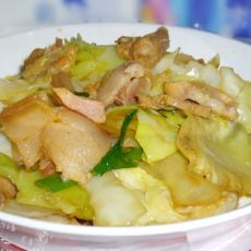 葱香咸肉手撕包菜的做法