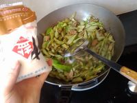 肉丝青椒扁豆的做法