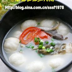 蘑菇番茄鱼丸汤的做法 蘑菇番茄鱼丸汤的做法