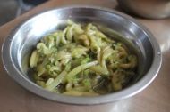 芹菜茄丝的做法