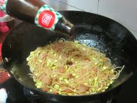 五花肉炒黄豆芽的做法