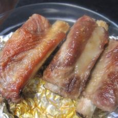 蒜香手抓烤排的做法