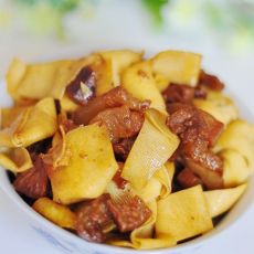 红烧肉炖豆腐扣的做法 红烧肉炖豆腐扣的做法