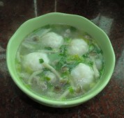 墨鱼丸真姬菇汤的做法