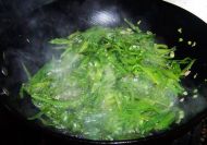清炒尖椒扁豆丝的做法