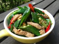 肉丝炒黄秋葵的做法