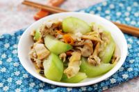 丝瓜炒河蚌肉的做法