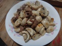 蘑菇炒瘦肉的做法