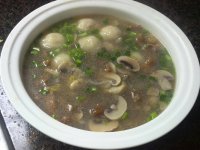 蘑菇瘦肉鱼丸汤的做法