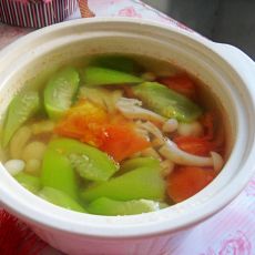 丝瓜番茄白玉菌菇汤的做法