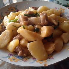 淮山土豆焖排骨的做法 淮山土豆焖排骨的做法