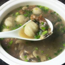 蘑菇瘦肉鱼丸汤的做法 蘑菇瘦肉鱼丸汤的做法