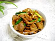 鱿鱼丝红烧肉的做法