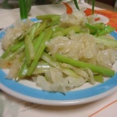 小炒芹菜银耳的做法