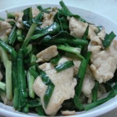 韭菜炒鸡胸脯肉的做法 韭菜炒鸡胸脯肉的做法