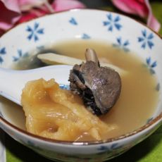 花胶边煲乌鸡的做法 花胶边煲乌鸡的做法