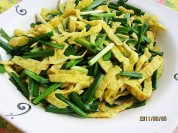 韭菜拌鸡蛋的做法