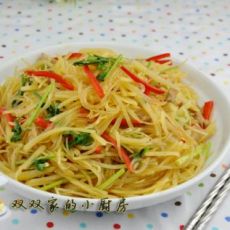 土豆丝炒粉条的做法 土豆丝炒粉条的做法