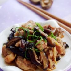 香菇木耳蒸鸡的做法 香菇木耳蒸鸡的做法