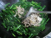 肉丝炒韭菜的做法