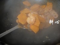 南瓜炒虾仁的做法
