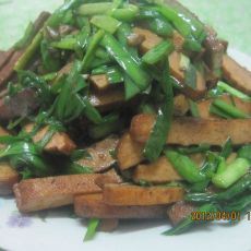 豆腐干炒韭菜的做法 豆腐干炒韭菜的做法
