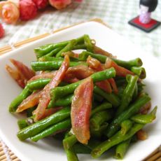 腊肠炒豇豆的做法