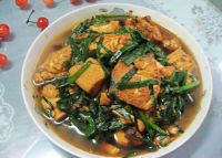 韭菜煎豆腐的做法
