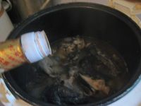 香菇炖乌鸡的做法