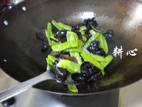 荷兰豆炒云耳的做法
