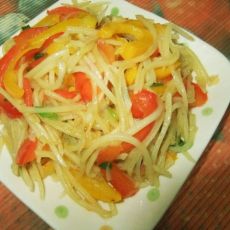 三彩土豆丝的做法 三彩土豆丝的做法