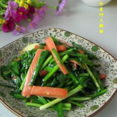 韭菜炒火腿肠的做法