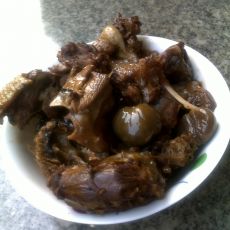板栗焖鸭肉的做法 板栗焖鸭肉的做法