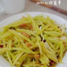 10分钟炒出一盘费时功夫菜:南瓜丝炒虾米的做法 10分钟炒出一盘费时功夫菜:南瓜丝炒虾米的做法