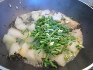 海鱼焖老节瓜的做法
