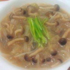 蟹味菇萝卜汤的做法 蟹味菇萝卜汤的做法