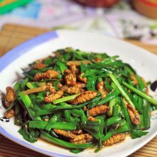 非常美食--韭菜炒蚕蛹的做法 非常美食--韭菜炒蚕蛹的做法
