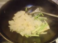 小炒芹菜银耳的做法
