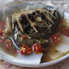 白萝卜蒸鸦片鱼头的做法