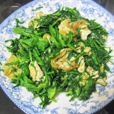 韭菜青椒炒蛋的做法
