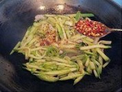 西葫芦炒肉丝的做法