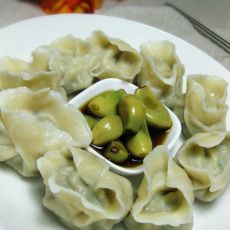 苜蓿馅儿元宝饺子的做法 苜蓿馅儿元宝饺子的做法
