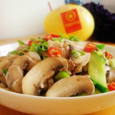 黄瓜肉片炒口蘑的做法 黄瓜肉片炒口蘑的做法