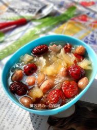 花生红枣银耳羹的做法