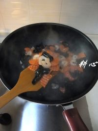 甘笋木耳炒虾仁的做法