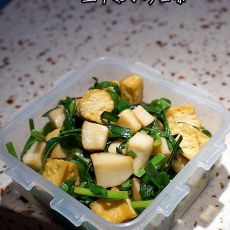 豆腐菇丁炒韭菜的做法 豆腐菇丁炒韭菜的做法
