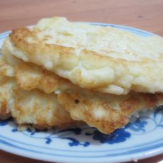 米饭鸡蛋煎饼的做法 米饭鸡蛋煎饼的做法