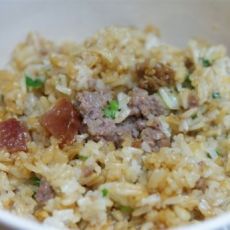 酱香葱味肉馅腊肠拌饭的做法 酱香葱味肉馅腊肠拌饭的做法