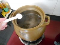 红枣黑豆排骨汤的做法