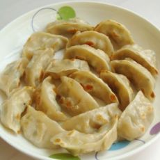 木耳鸡肉煎饺的做法